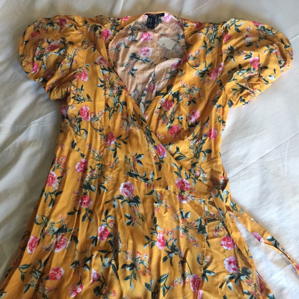 Dress - Picture 3 of 4